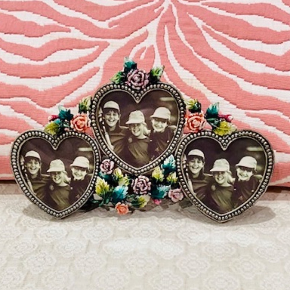 O5-BUNDLE ONLY-Triple Hearts with Flowers Pewter Picture Frame - Picture 2 of 6